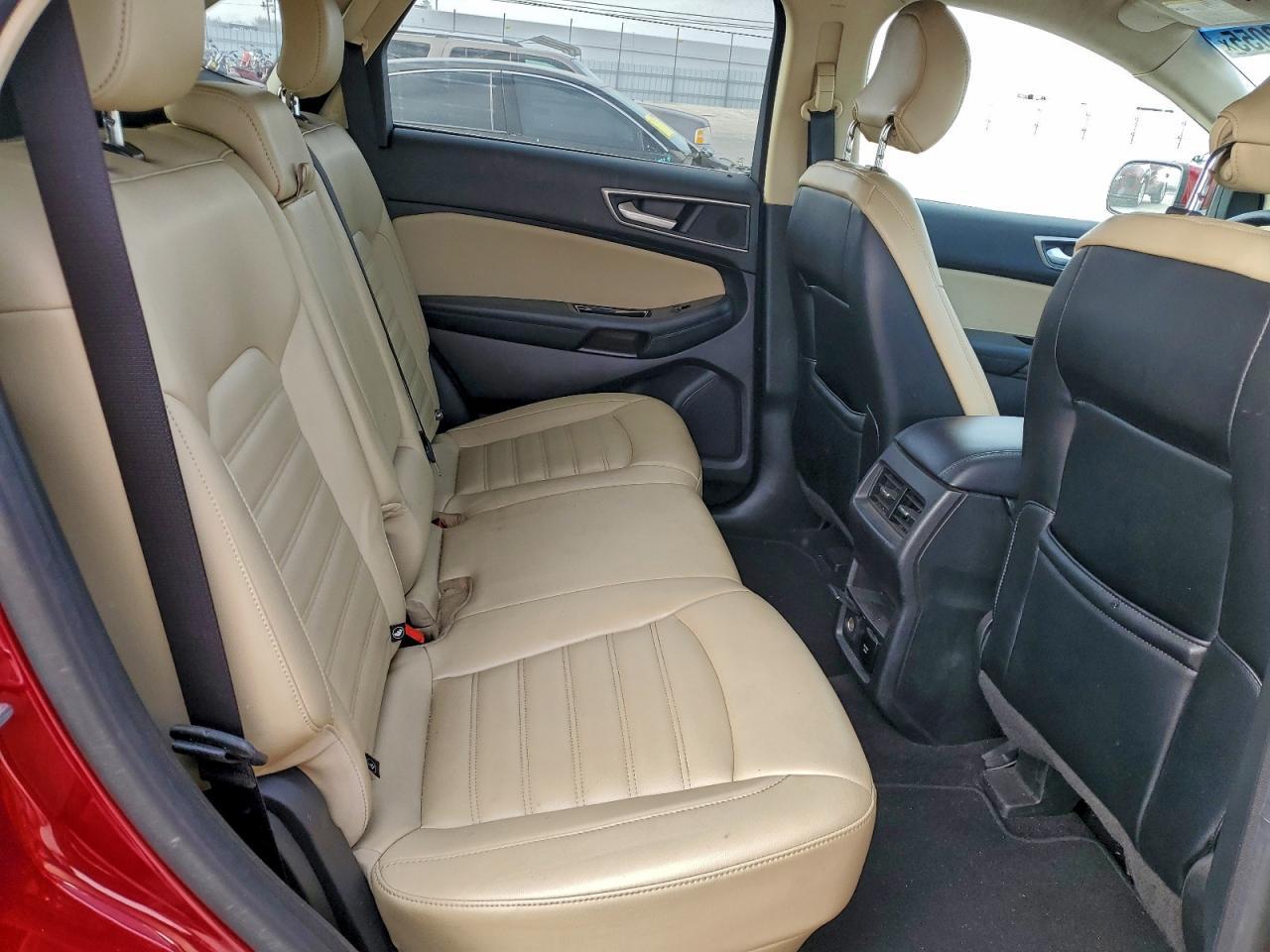 2019 Ford Edge sel