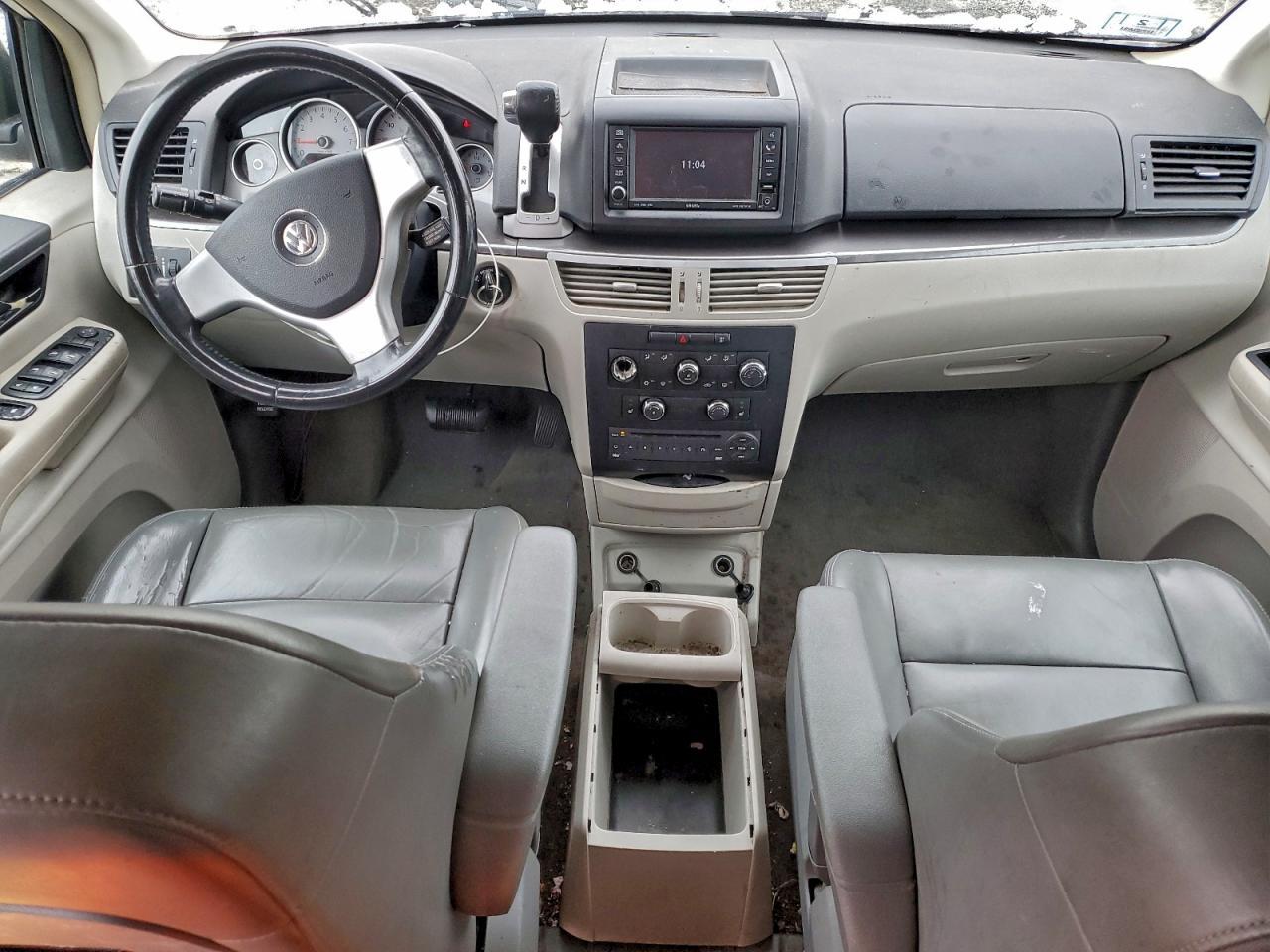 2010 Volkswagen Routan se