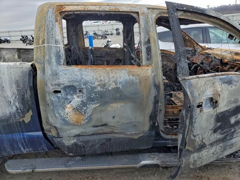 2016 Nissan Titan xd sl