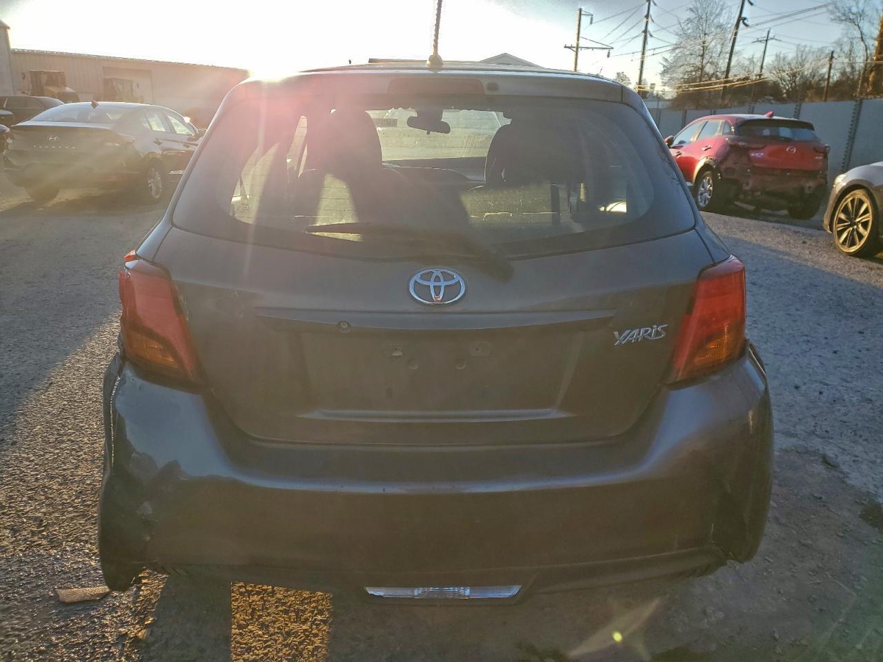 2017 Toyota Yaris l