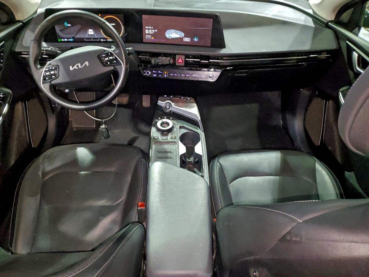 2023 KIA EV6 Light