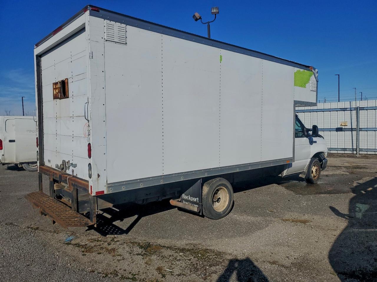 2008 Ford E350 BOX Truck