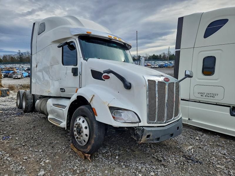 2022 Peterbilt 579 Semi Truck