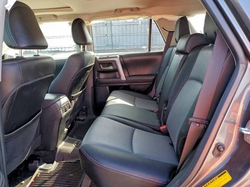 2023 Toyota 4runner se