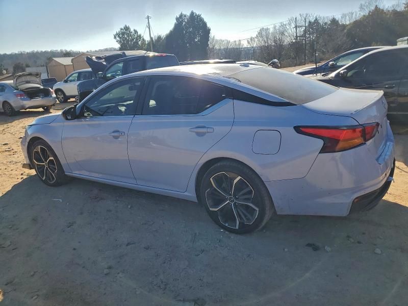 2023 Nissan Altima sr