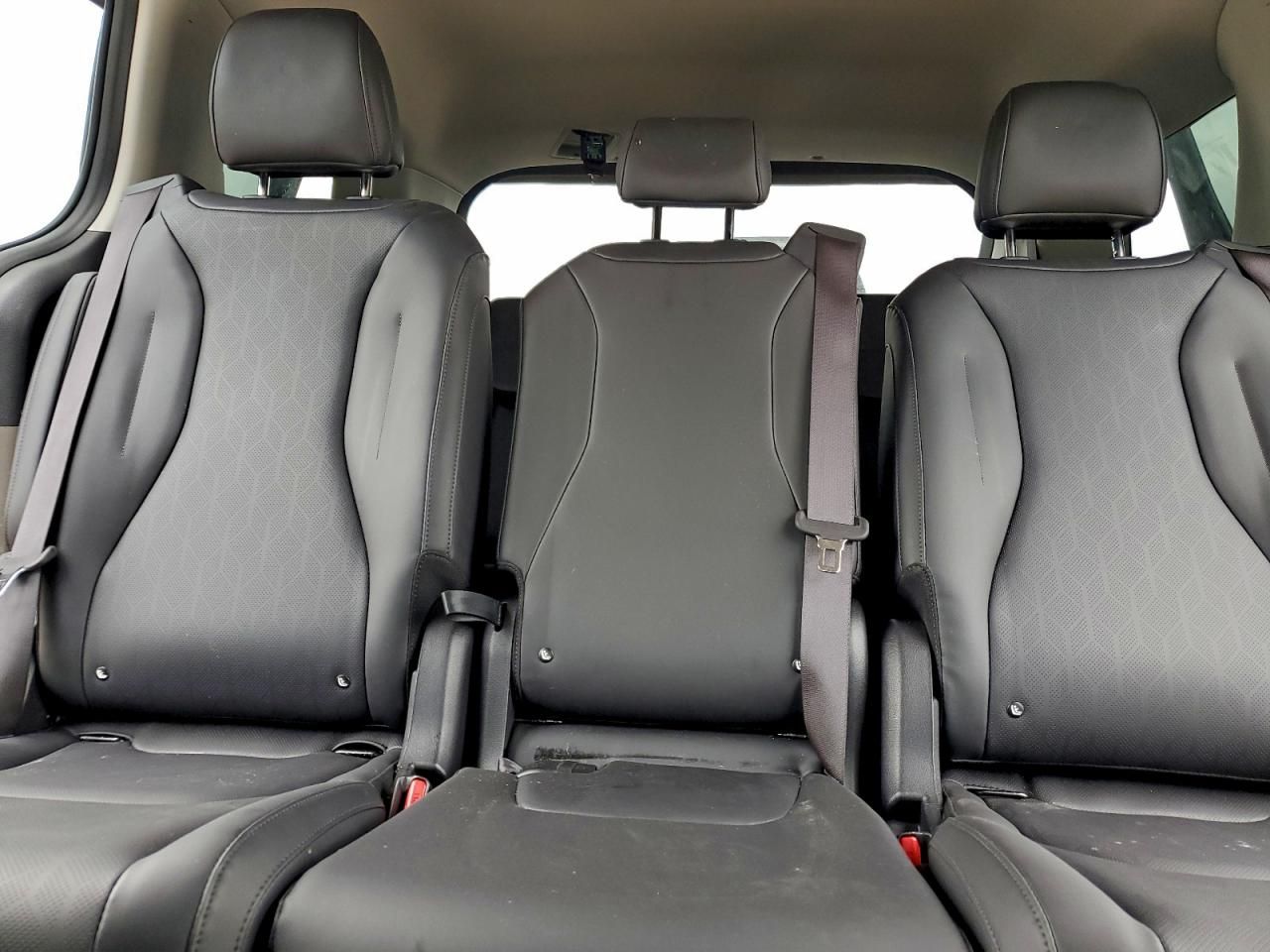 2025 KIA Carnival lx