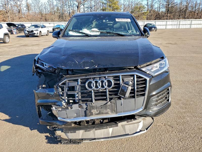 2023 Audi Q7 Premium