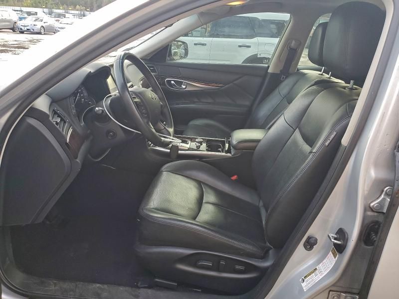 2016 Infiniti Q70 3.7