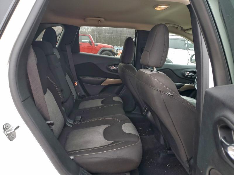 2017 Jeep Cherokee Sport