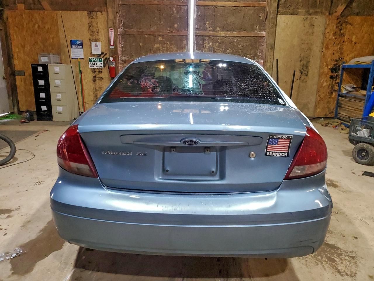 2005 Ford Taurus se