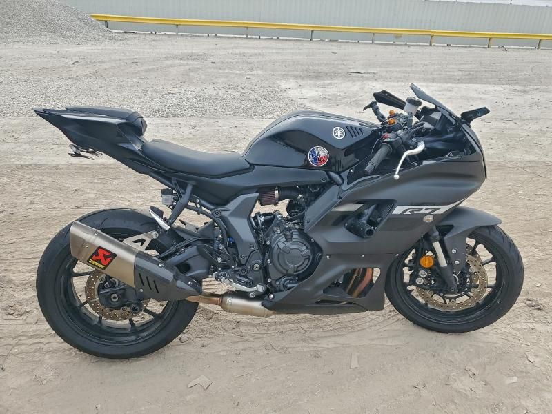 2024 Yamaha Yzfr7