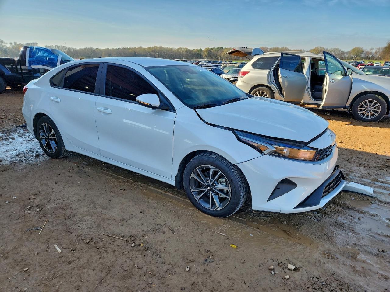 2024 KIA Forte lx