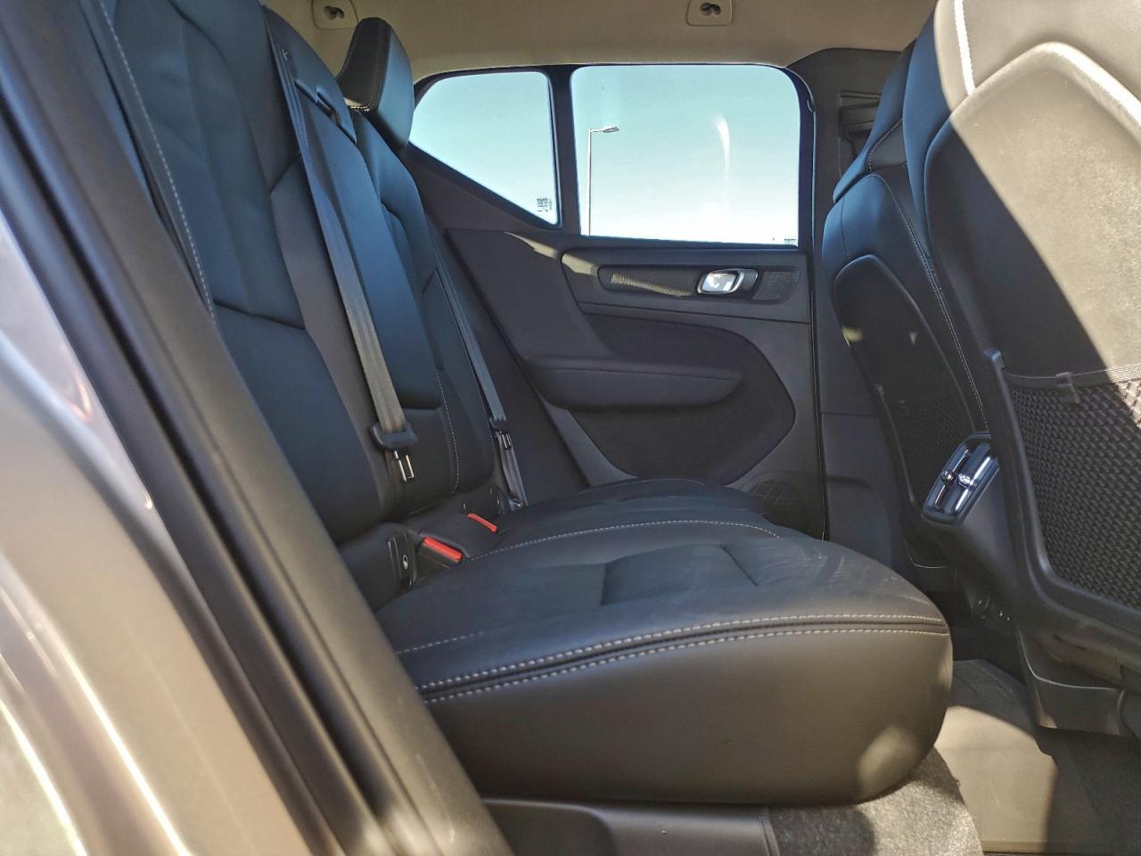2024 Volvo Xc40 Core