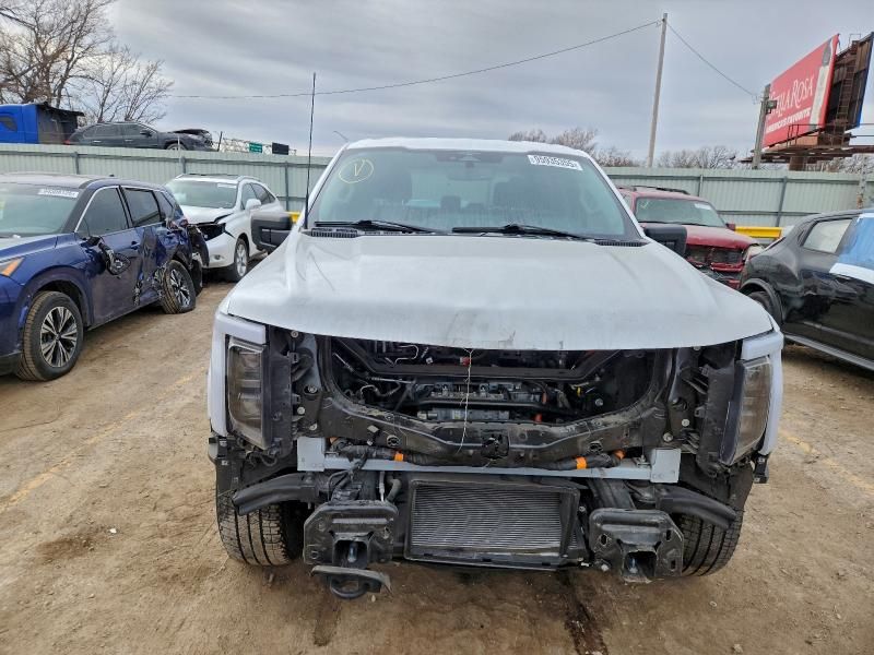 2023 Ford F150 Lightning pro