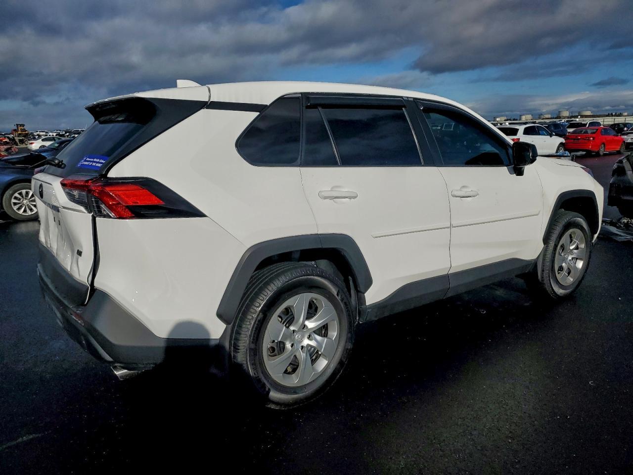 2022 Toyota Rav4 le