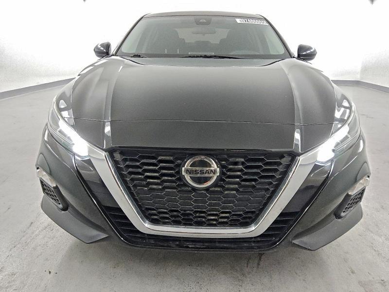 2021 Nissan Altima sv