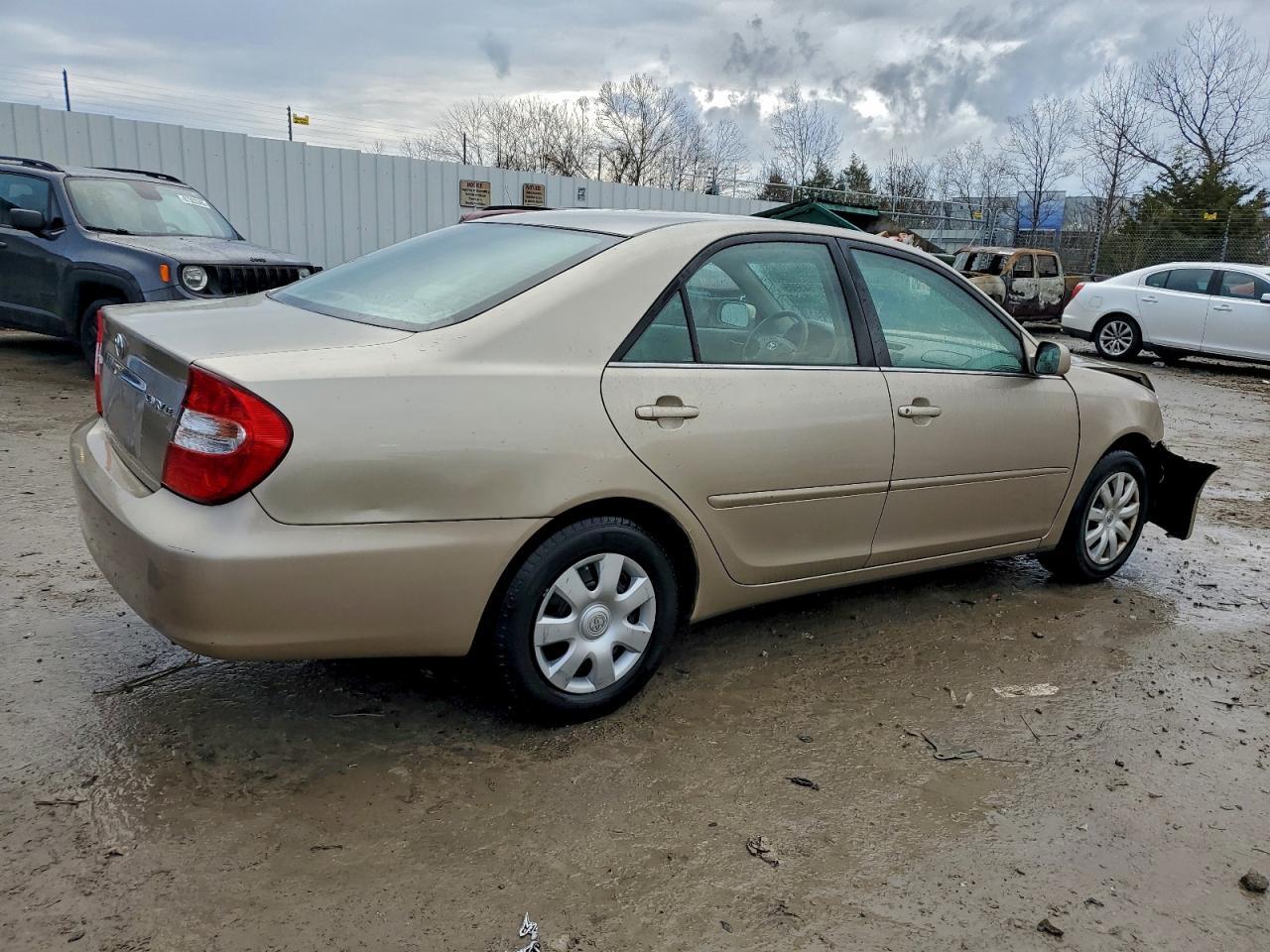 2004 Toyota Camry le