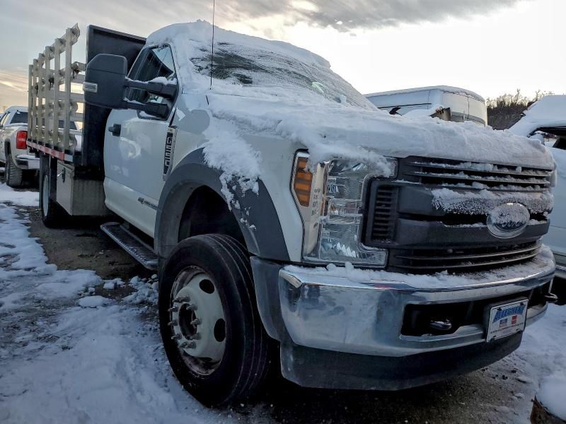 2019 Ford F550 Super Duty Flatbed Truck