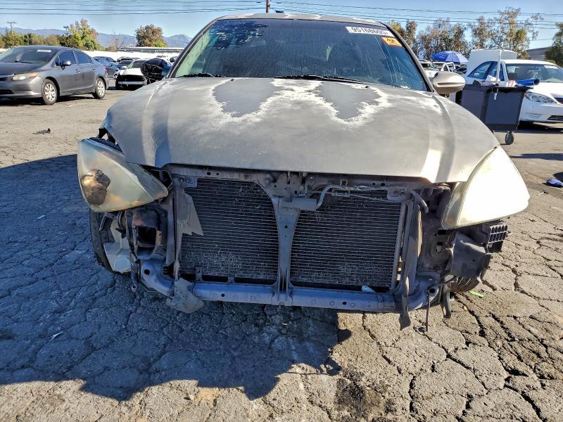 2002 Nissan Altima Base