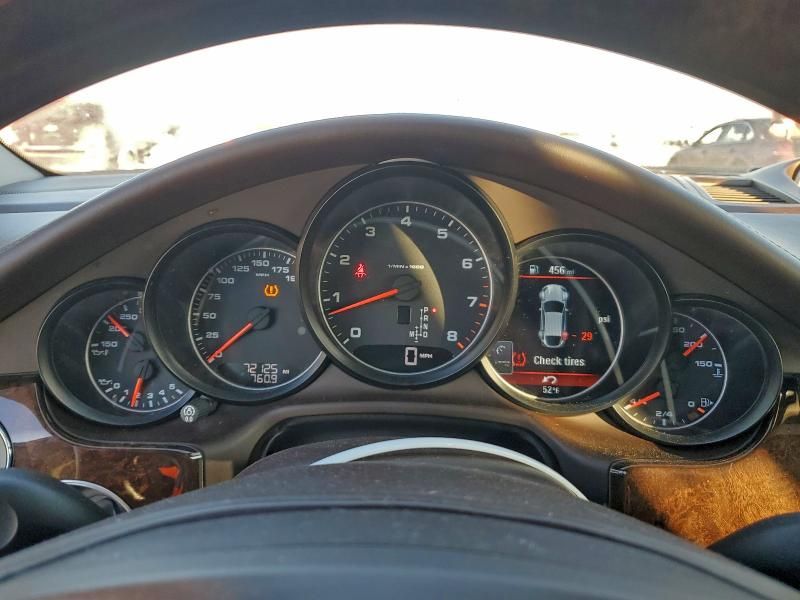 2016 Porsche Panamera 2