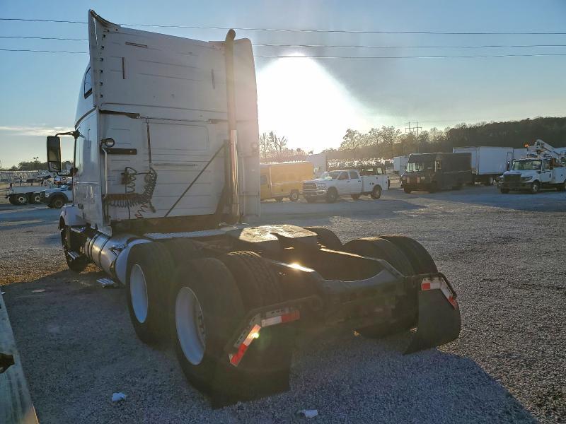 2013 Volvo Vnl Semi Truck