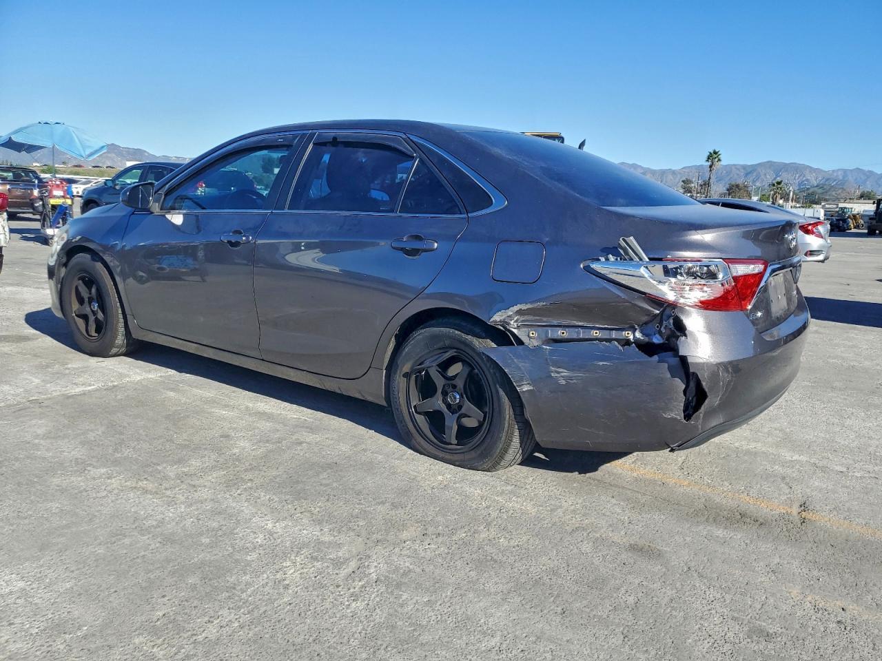 2016 Toyota Camry le