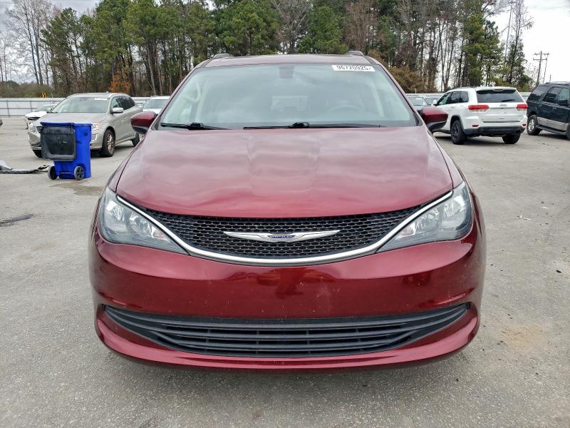 2020 Chrysler Voyager lxi