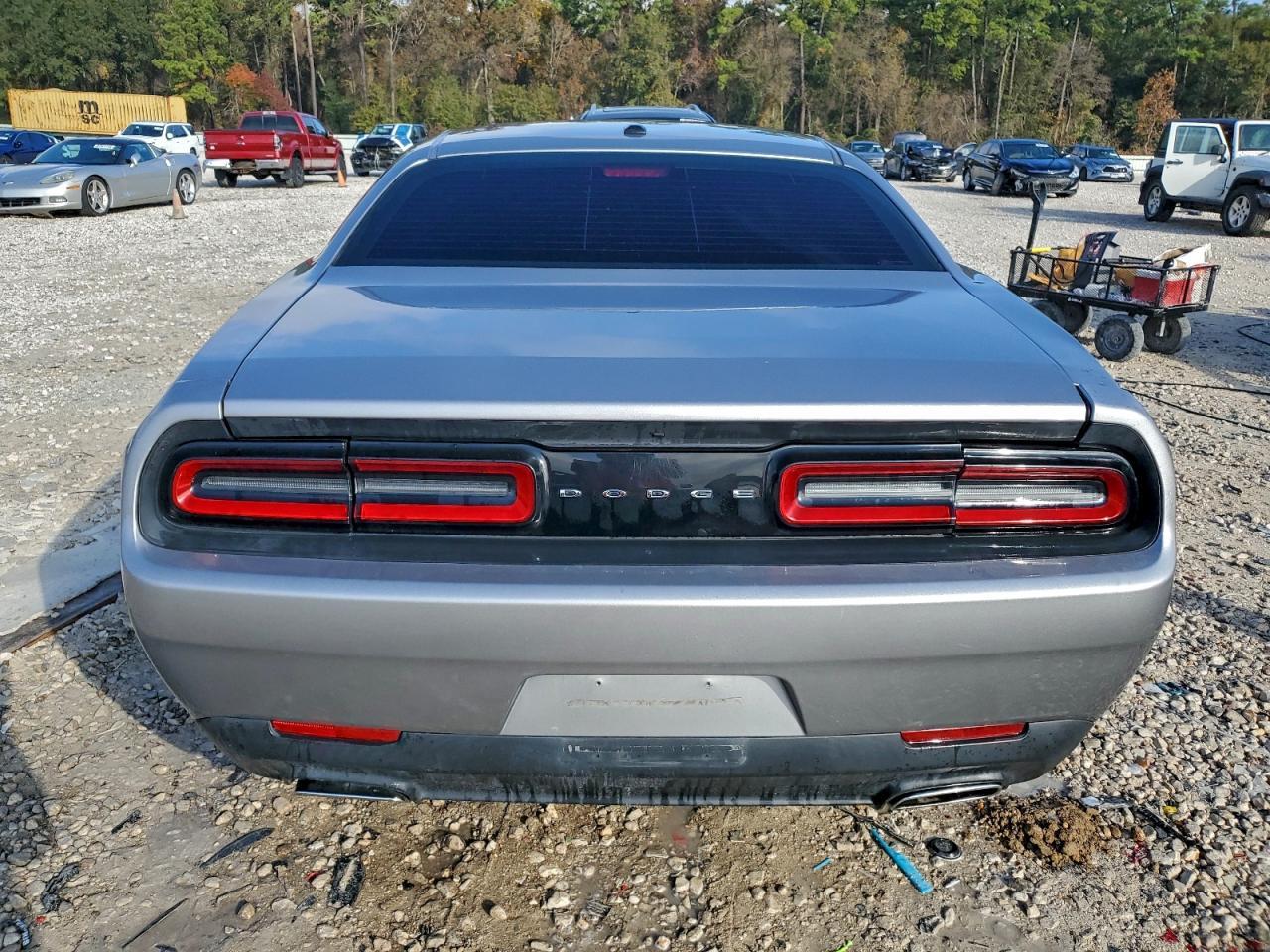 2016 Dodge Challenger sxt
