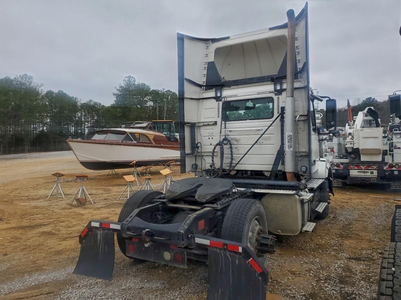 2017 Volvo VNL Semi Truck