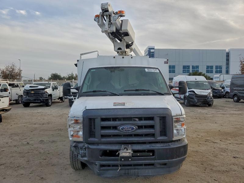 2023 Ford Econoline E350 Super Duty Cutaway van