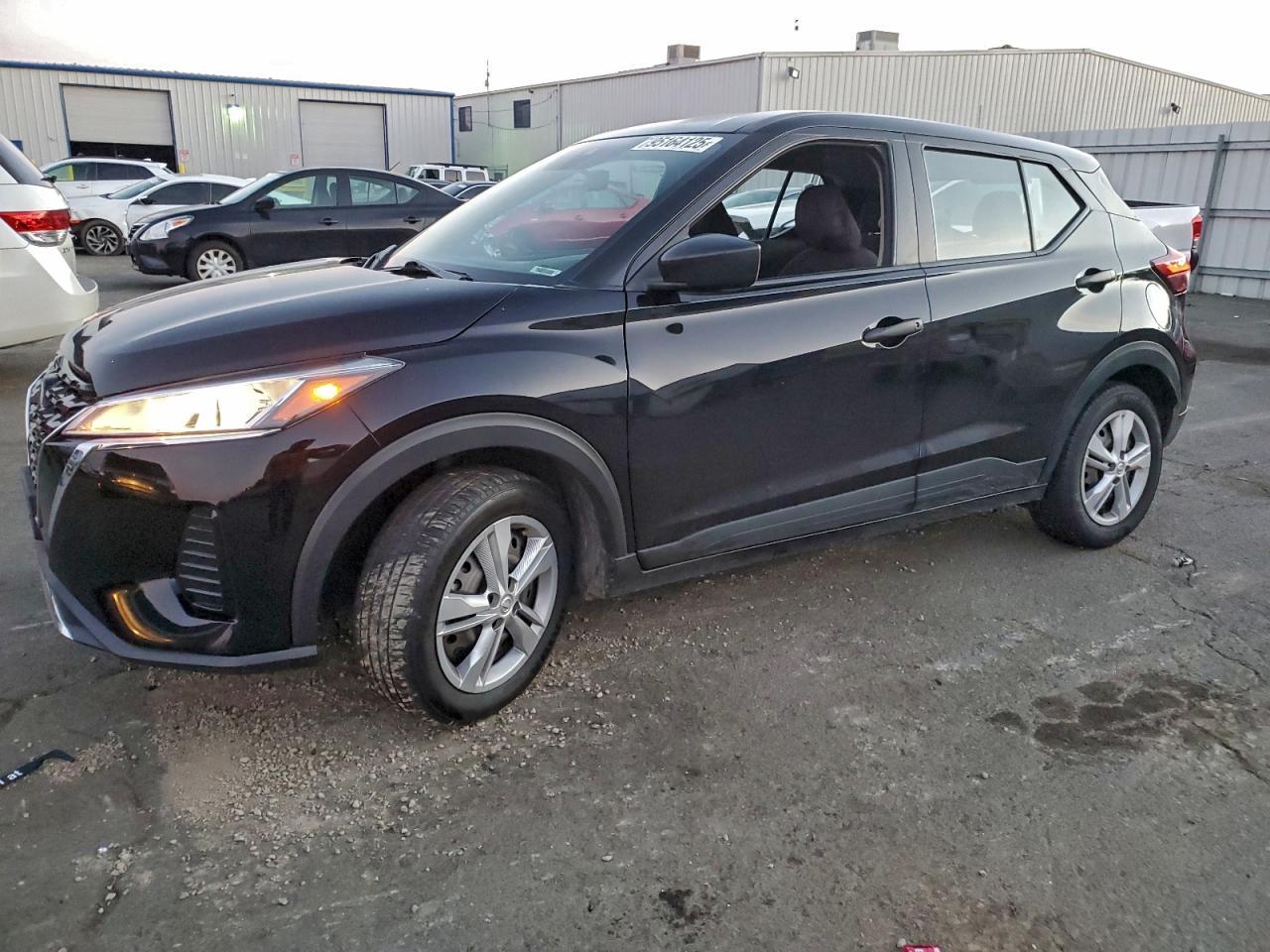 2021 Nissan Kicks s
