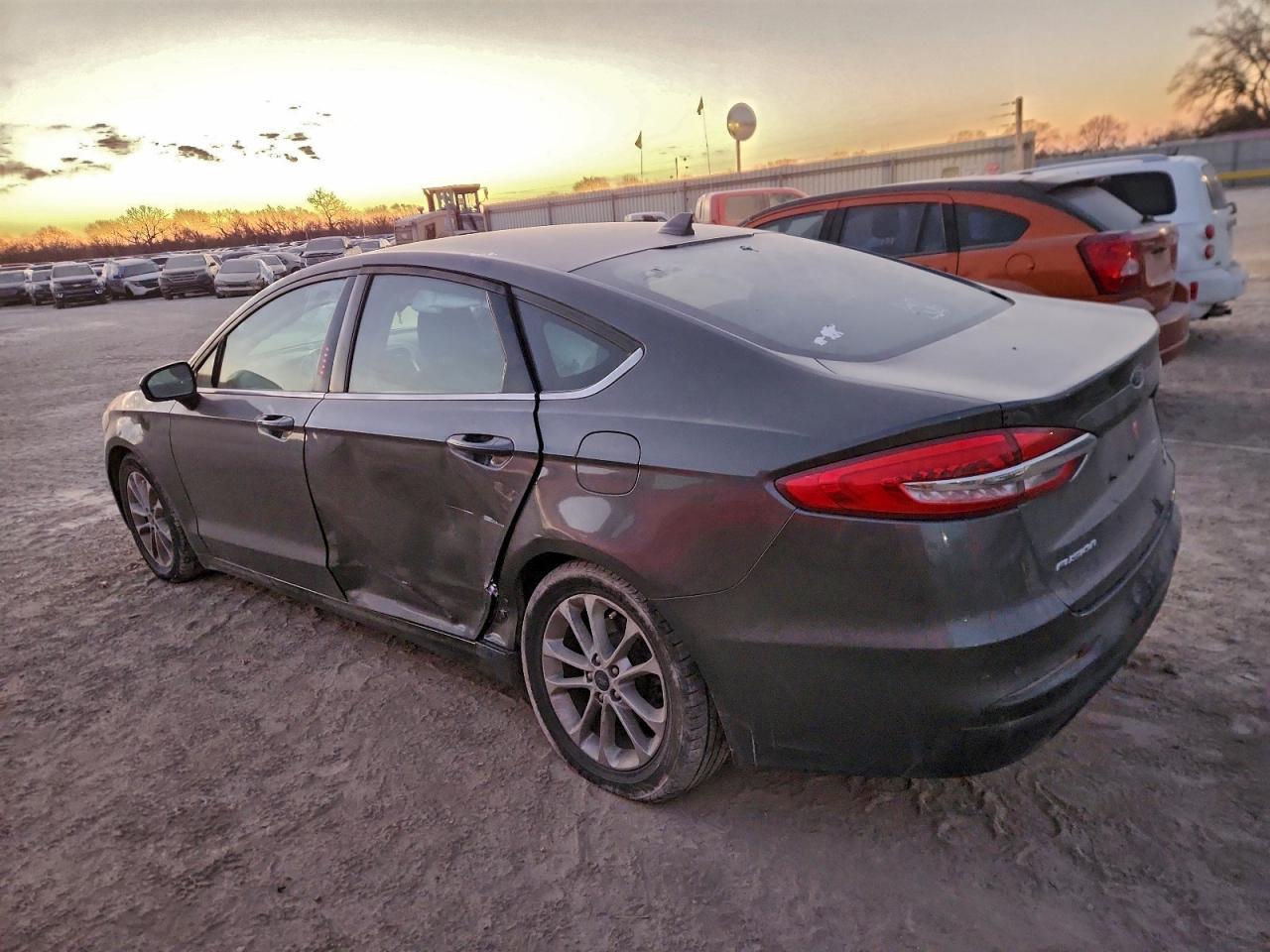 2020 Ford Fusion se