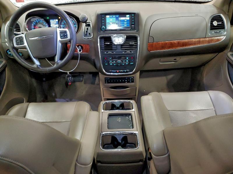 2011 Chrysler Town & Country Touring l