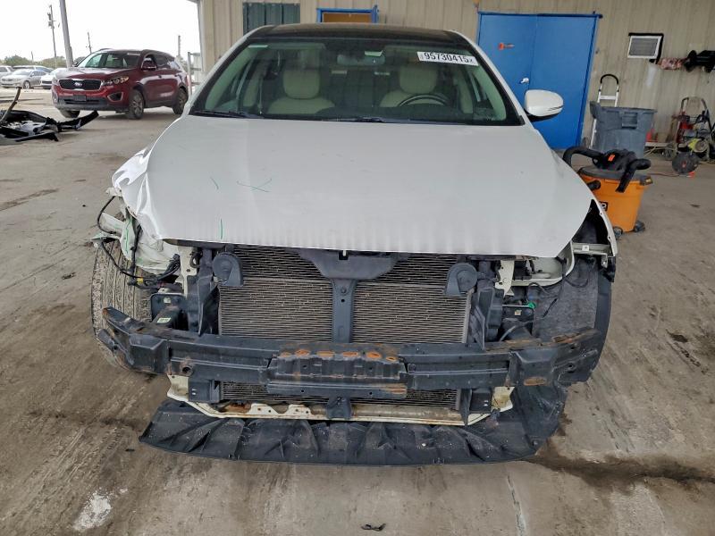 2015 KIA Cadenza Premium