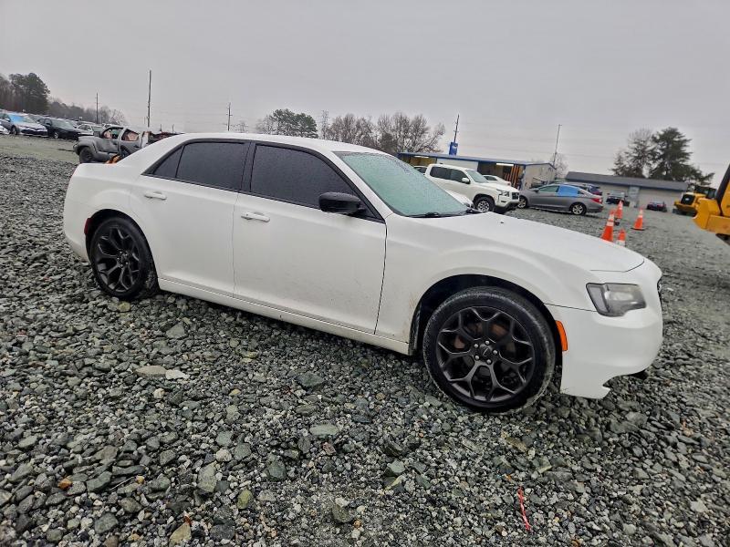 2019 Chrysler 300 Touring