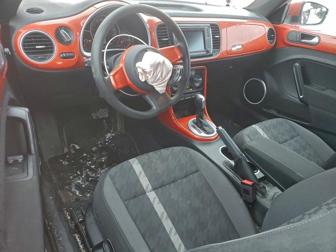 2018 Volkswagen Beetle se
