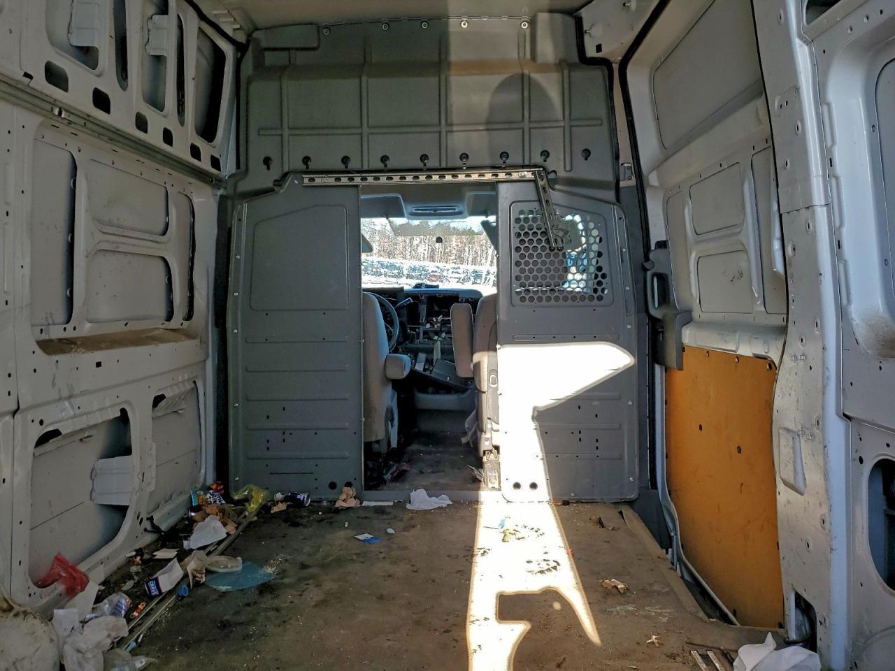 2018 Nissan NV 2500 Delivery Van