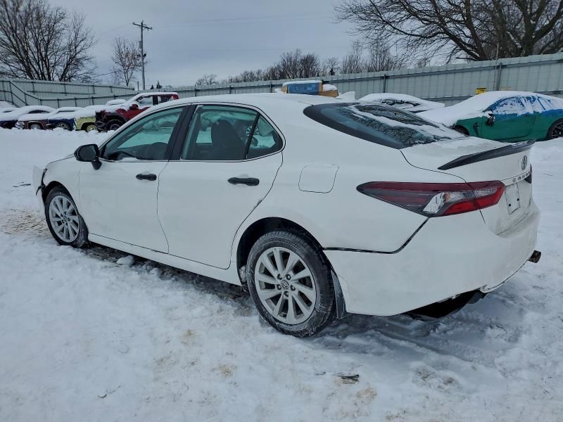 2024 Toyota Camry le