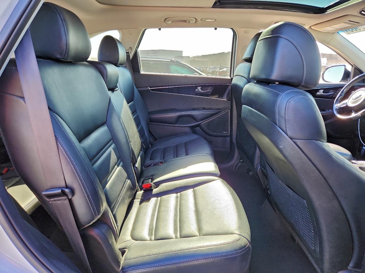 2017 KIA Sorento sx V6