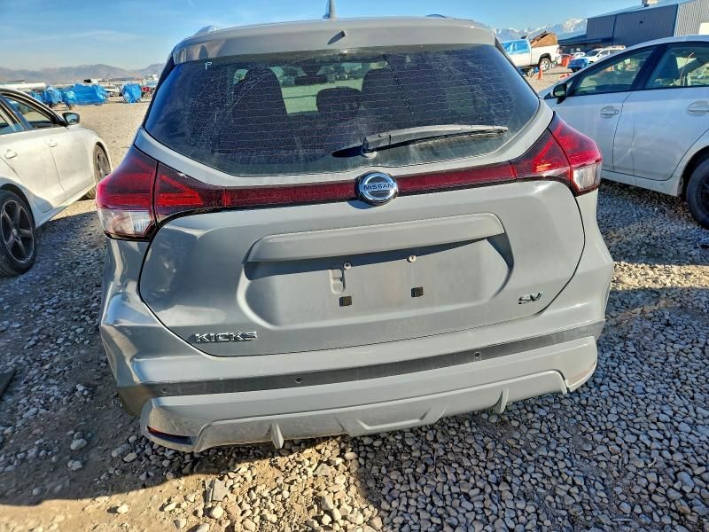 2021 Nissan Kicks sv