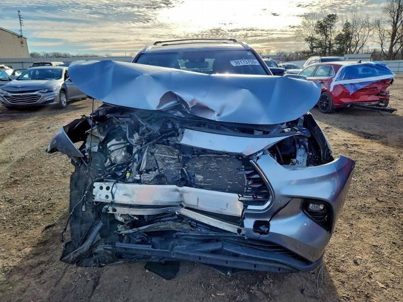 2022 Toyota Highlander Platinum