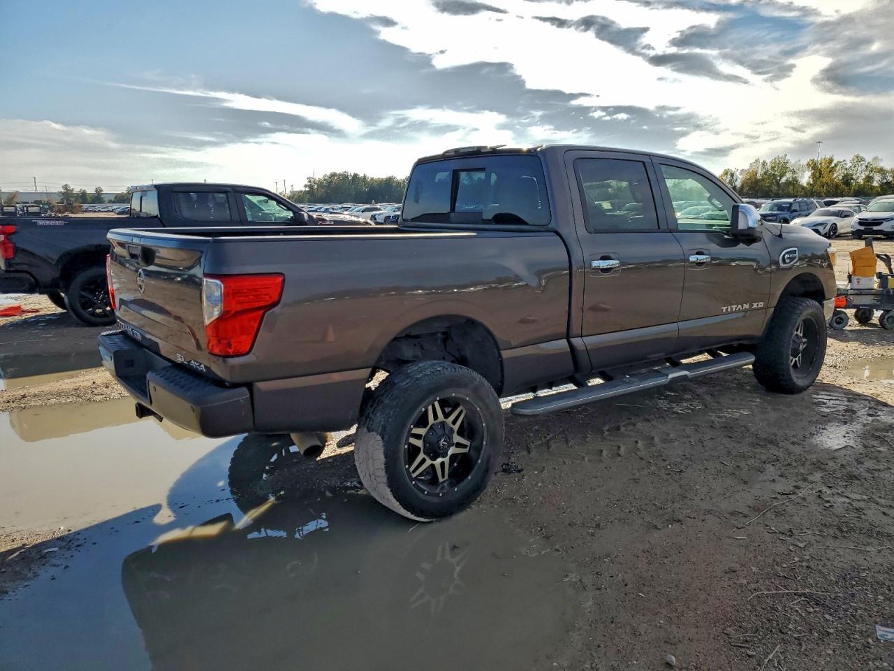 2016 Nissan Titan XD SL