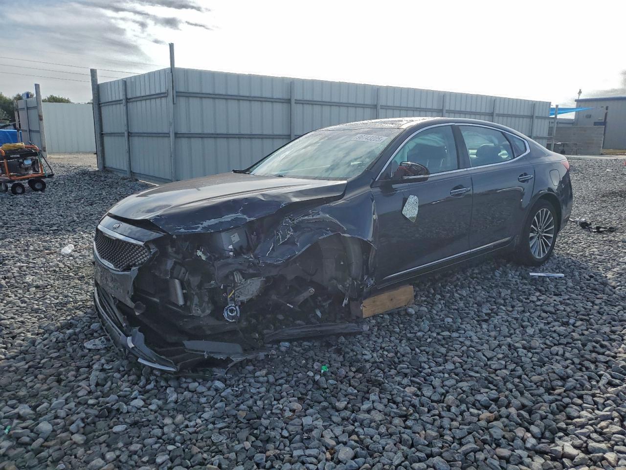 2017 KIA Cadenza Premium
