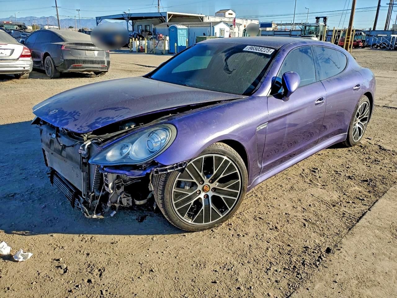 2011 Porsche Panamera 2