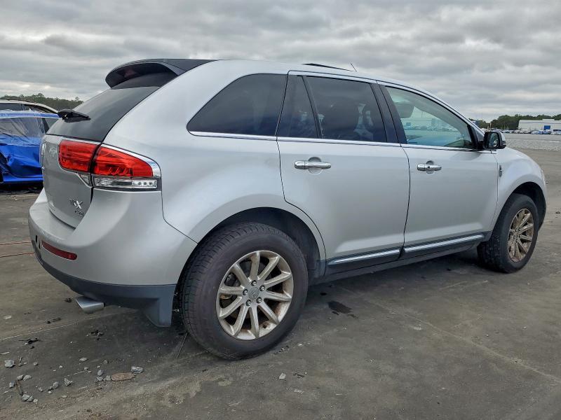 2013 Lincoln Townhouse MKX