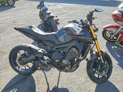 Motos salvage a la venta en subasta: 2014 Yama FZ09