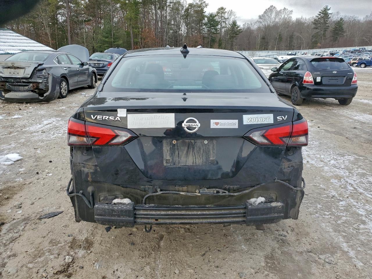 2021 Nissan Versa sv