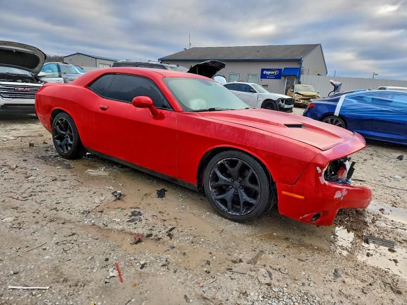 2016 Dodge Challenger sxt
