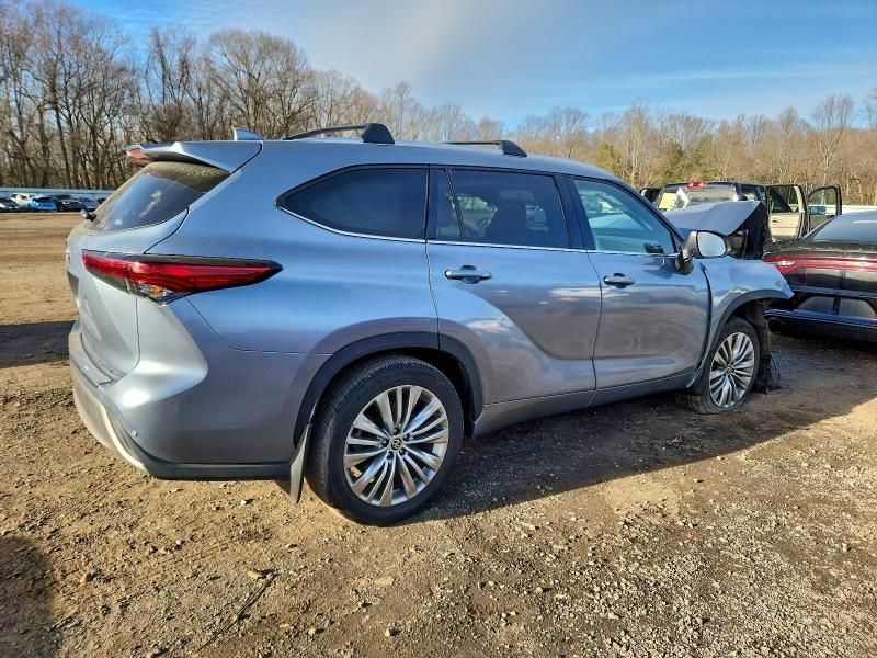 2022 Toyota Highlander Platinum