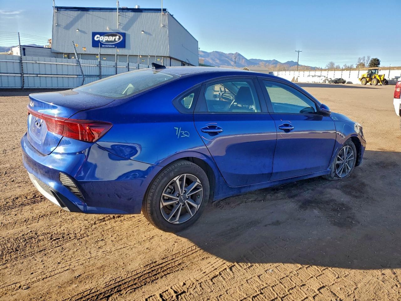 2024 KIA Forte lx